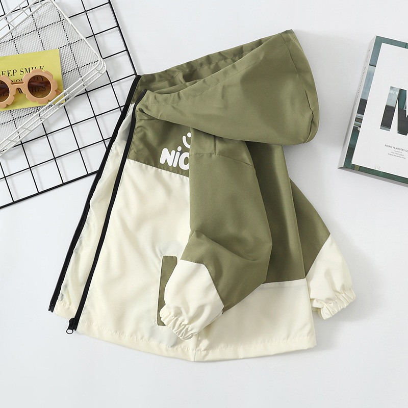 Chaqueta Cortavientos con Capu - Running Gear For Kids reseña y precio